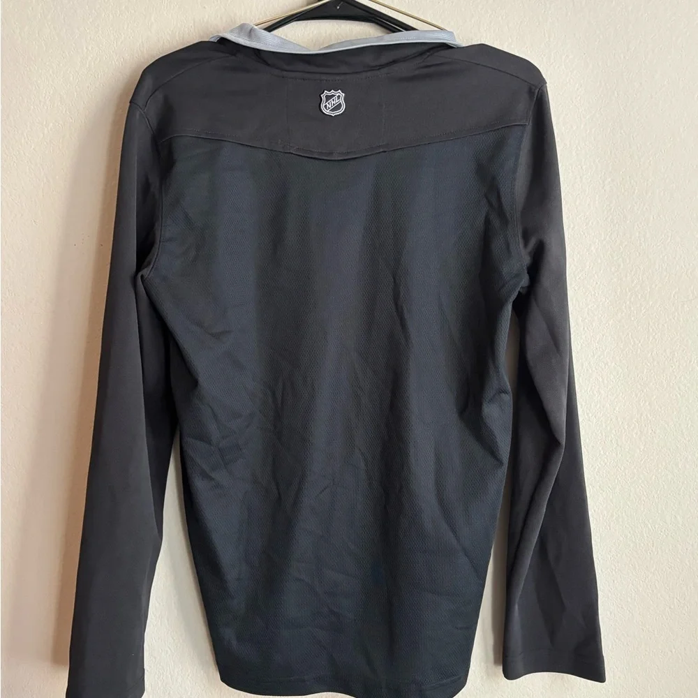 Reebok NHL Center Ice Philadelphia Flyers 1/4 Zip Pullover – (Youth Large)